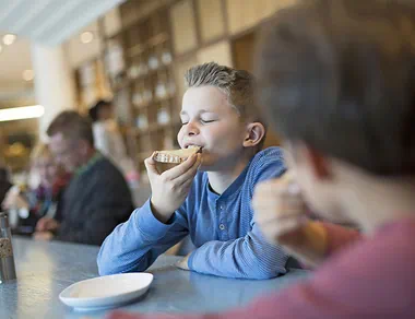 Hausgebackene Leckereien im Brot