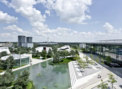 Ein Blick über die Autostadt aus der Luft