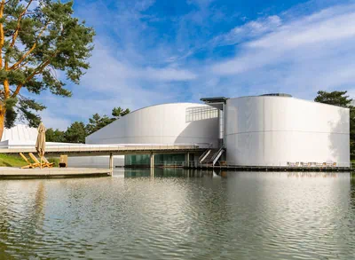 Außenaufnahme des SEAT Pavillons