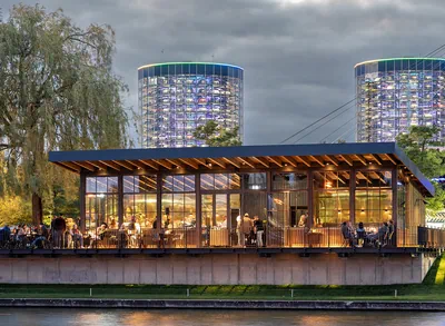 MONDO ITALIANO restaurant at dawn