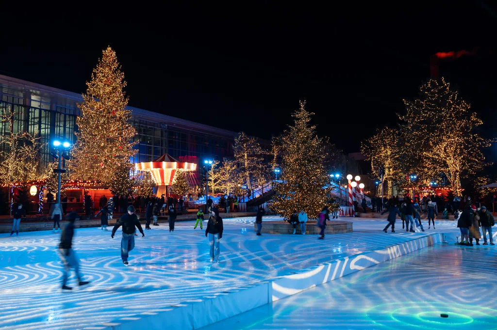 Schlittschuhlaufen, Schneewelt und ein funkelnder Wintermarkt