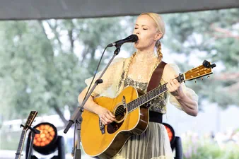 Teaser sommerfestival-in-der-autostadt-tina-dico-spricht-ueber-ihre-familie-und-ihre-leidenschaft-zur-musik
