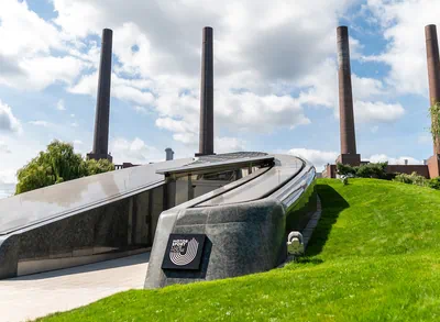 Außenaufnahme des Motorsport Pavillons